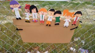 Los vecinos del Ensanche de Vallecas protestan por la construcción de su segundo centro de salud