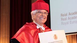 El presidente de Vichy Catalan, investido académico de honor de la Real Academia Europea de Doctores