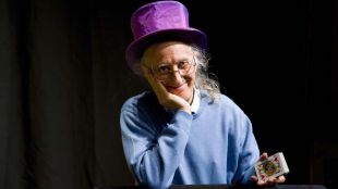 Juan Tamariz, El Roto, Carmen Linares y la Mesa Estatal por el Blindaje de las Pensiones, candidatos