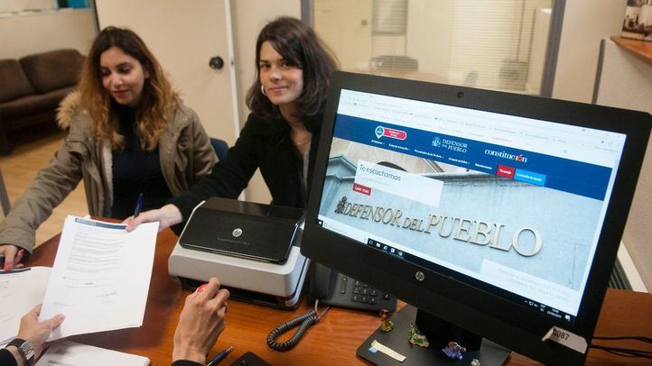 Podemos pide al Defensor del Pueblo paralizar la devolución de 23 menas