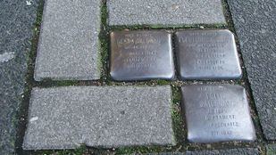 Los Stolpersteine recuerdan a las víctimas del holocausto nazi en Madrid
