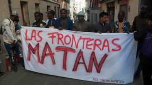 Madrid participa en el 'Abrazo de los Pueblos' contra el racismo y fascismo