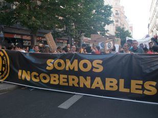 Más de 700 personas apoyan la okupación de La Ingobernable en una manifestación