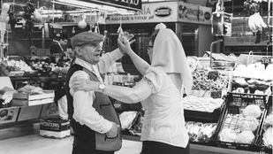 Para San Isidro comemos y compramos rabo, entresijos y rosquillas en el Mercado de Vallehermoso