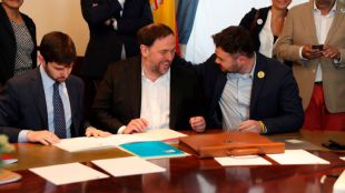 Los presos independentistas firman sus actas de diputados