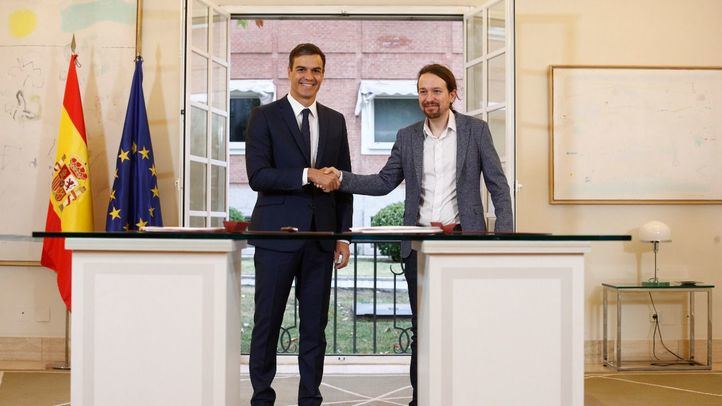 Pedro Sánchez y Pablo Iglesias durante la presentación del acuerdo de Presupuestos entre PSOE y Podemos