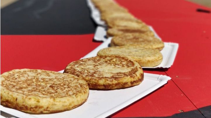 Un total de 1176 tortillas de patata han sido necesarias para batir el récord.