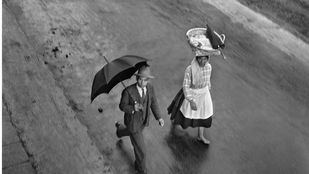 'La luz domesticada' muestra obras imprescindibles de Nicolás Muller, pionero del compromiso fotográfico