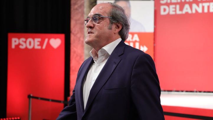El candidato del PSOE a la Comunidad de Madrid, Ángel Gabilondo, se deja ver por el Círculo de Bellas Artes.