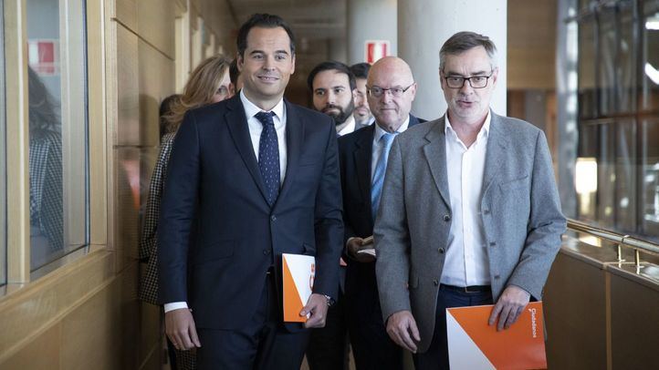 Ignacio Aguado, candidato de Cs a la Comunidad, y José Manuel Villegas, secretario general de la formación.