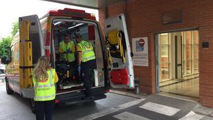 Llegada de los sanitarios al Hospital 12 de Octubre con el herido.