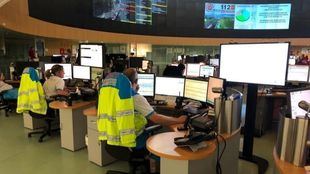 Un motorista, herido muy grave tras chocar contra un camión