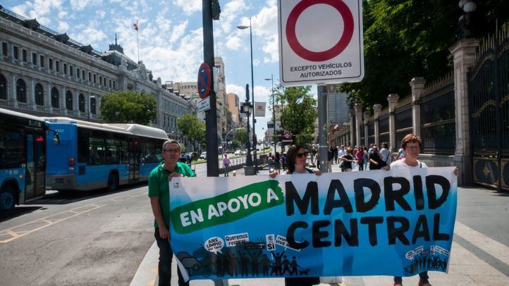 Presentación de 153.000 firmas para exigir que se mantenga Madrid Central