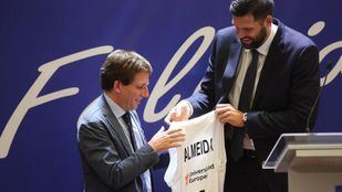 El Real Madrid ofrece a Ayuntamiento y Comunidad su 35º Liga de baloncesto