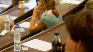 Un millar de opositores a maestro denuncia que el examen de inglés no se ajustaba al temario