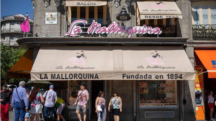 El director general de la Mallorquina, Ricardo Quiroga, ha presentado los actos del aniversario y la relación de la pastelería con la ciudad de Madrid.