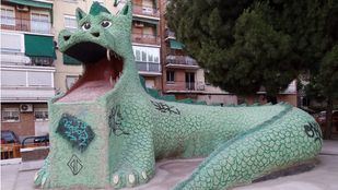 El dragón de La Elipa, vallado tras las actuaciones de rehabilitación.