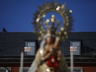 La ayuda divina frena el fuego en la Plaza Mayor