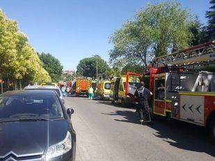 Intoxicadas diez personas por un incendio en una casa de Rivas