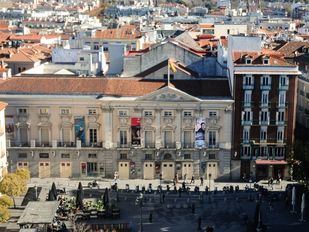 Un incendio destruye el Teatro del Príncipe