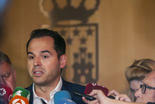 Aguado acepta el 'capote' de Ayuso y pide a Vox que "recapaciten"