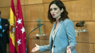 Ayuso, de nuevo en el punto de mira por las donaciones de su familia