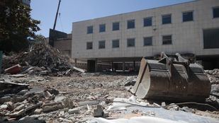 La demolición del antiguo Colegio Alemán, ubicado en la calle Concha Espina, comenzó la semana pasada.