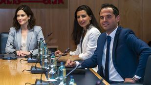 Ayuso cita a Cs y Vox este viernes para formar gobierno "la próxima semana"