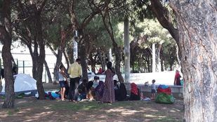 Los ciudadanos sirios, acampados en el parque.