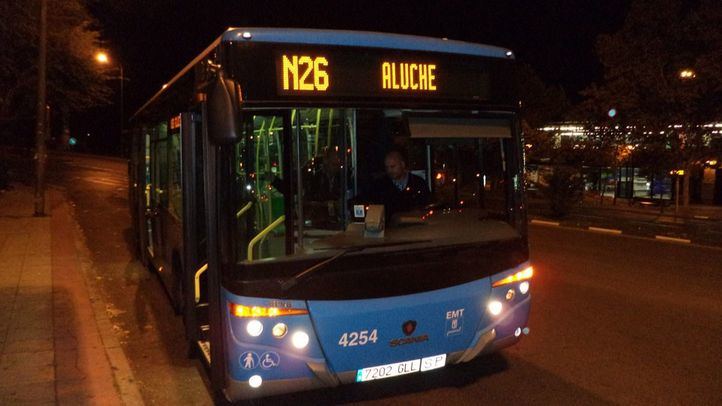 Autobús nocturno búho de la EMT. Línea N-26. Aluche.