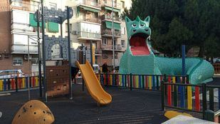 El dragón de La Elipa ya luce sus mejores galas