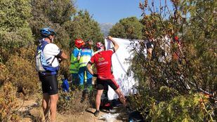 El grupo de ciclistas ha practicado la RCP a su compañero hasta la llegada de los servicios sanitarios.