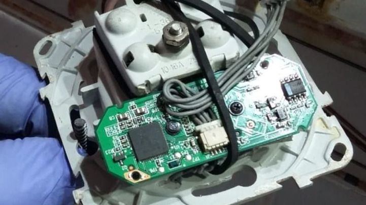 Disco duro intervenido en uno de los registros