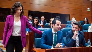 Ayuso afronta el último trámite para llegar como presidenta a La Paloma