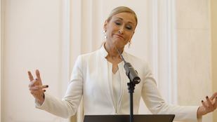 La frase de Gandhi con la que Cifuentes respondió a Ayuso