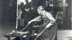 Joaquín Sorolla pintando en su estudio