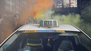 Cambio de rumbo: Madrid apuesta por "flexibilizar" el taxi y no limitar las VTC