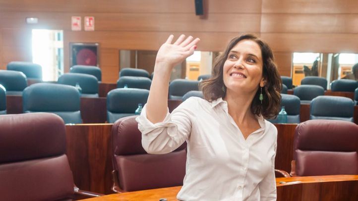 Isabel Díaz Ayuso, en el pleno de investidura en el que fue elegida presidenta de la Comunidad de Madrid. Hoy tomará posesión de su cargo de forma oficial.