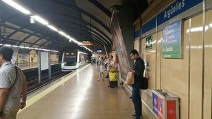 El personal de Metro cuenta con tablets para mejorar la atención al usuario en las estaciones