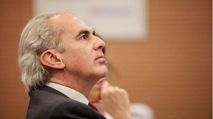 El consejero de Sanidad, Enrique Ruiz Escudero, es el único miembro del Ejecutivo anterior que repite cartera en el nuevo Gobierno de Ayuso.