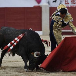 Colmenar Viejo: gran triunfo de El Cid en su despedida y grave cornada para Lipi