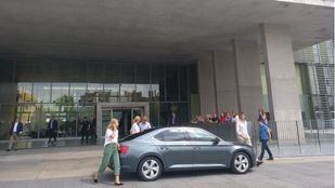 La Infanta Cristina visita al Rey Juan Carlos I en el segundo día de posoperatorio