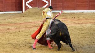 Colmenar Viejo: un torerísimo Ureña pega un fuerte repaso a El Juli y Ferrera