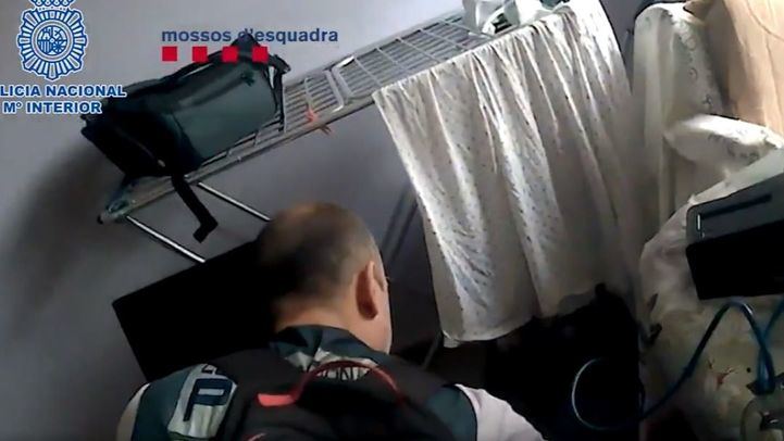 La Policía Nacional detiene a un hombre por el presunto acoso sexual a menores a través de chats de videojuegos online.