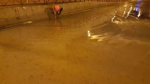 Así de afectadas quedaron algunas vías en Getafe.
