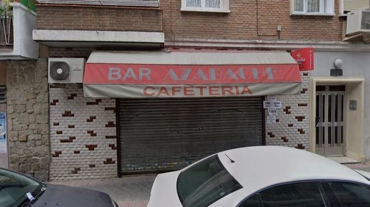 Uno de los locales asaltados esta noche en Madrid