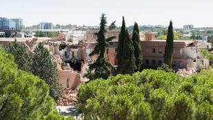 El convento de las Damas Apostólicas, medio derruido.