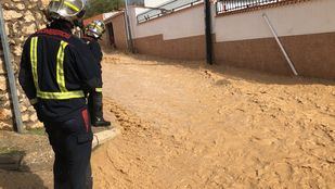 Los Bomberos han trabajado sin descanso en varios municipios desde las 14:00.