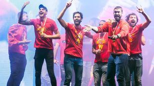 Madrid recibe a los campeones con una fiesta en Colón