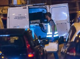 Detenido tras matar a puñaladas a su mujer delante de sus dos hijas